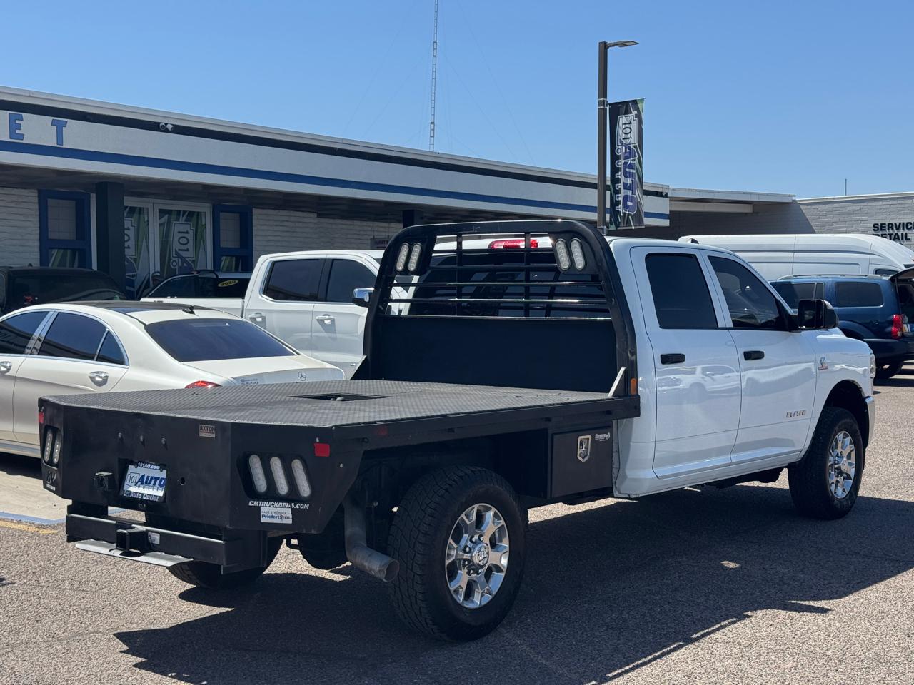 RAM 2500 Tradesman 4x4 Crew Cab 8' Box 2022