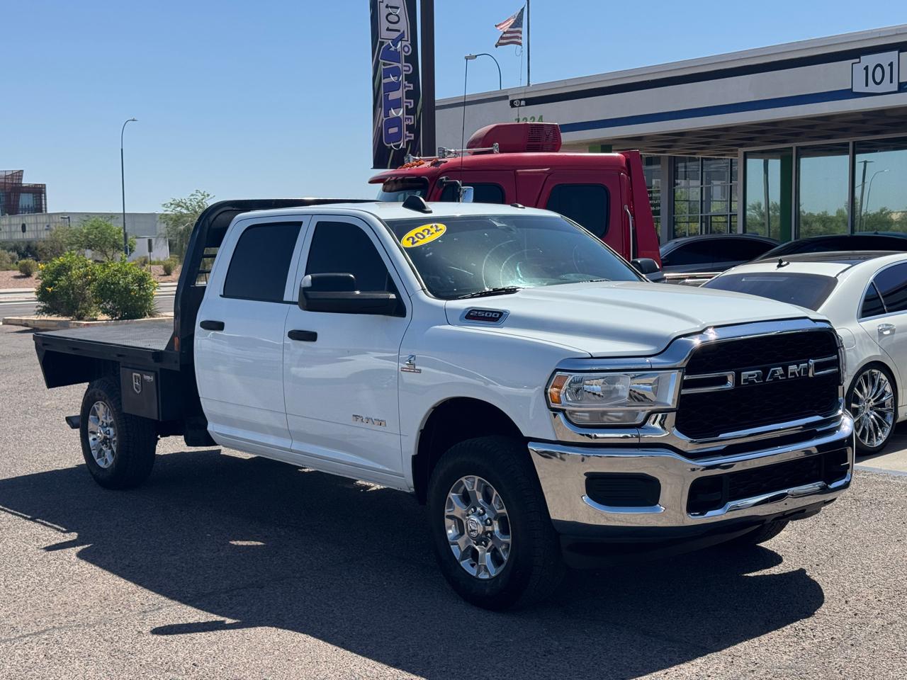 RAM 2500 Tradesman 4x4 Crew Cab 8' Box 2022