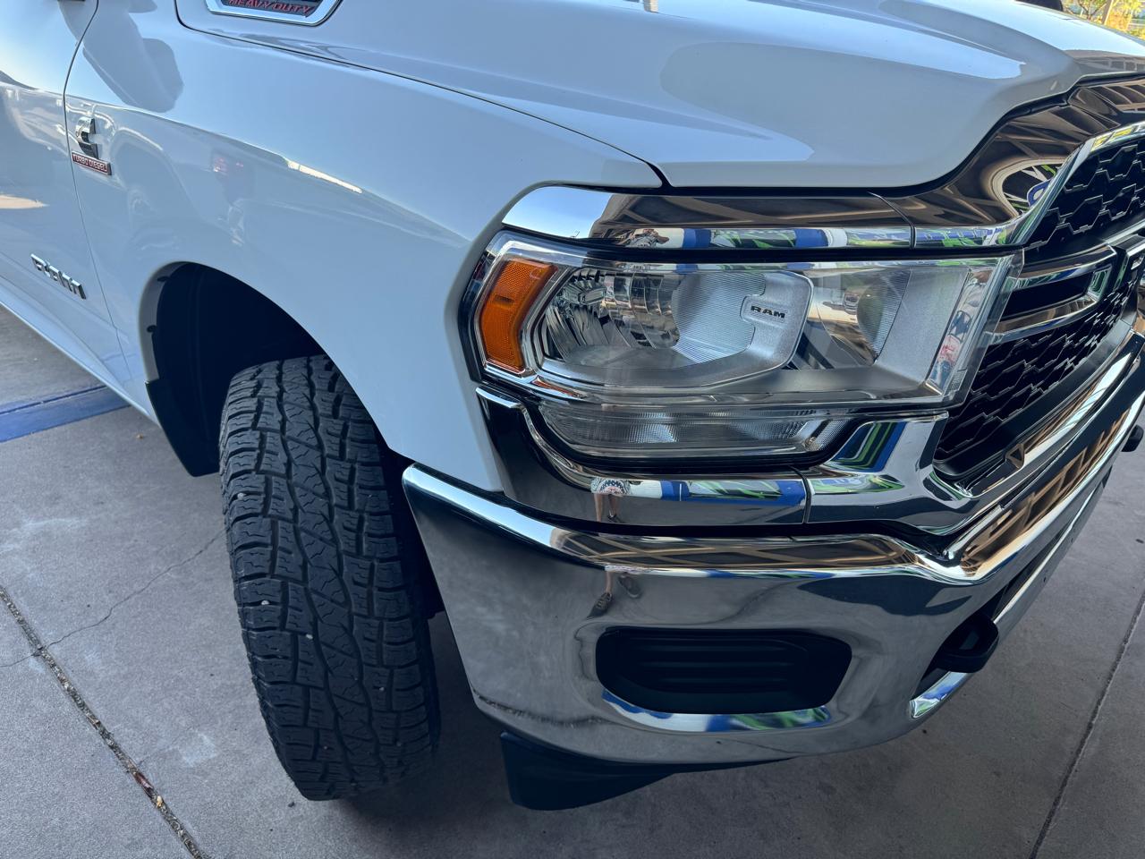 RAM 2500 Tradesman 4x4 Crew Cab 8' Box 2022