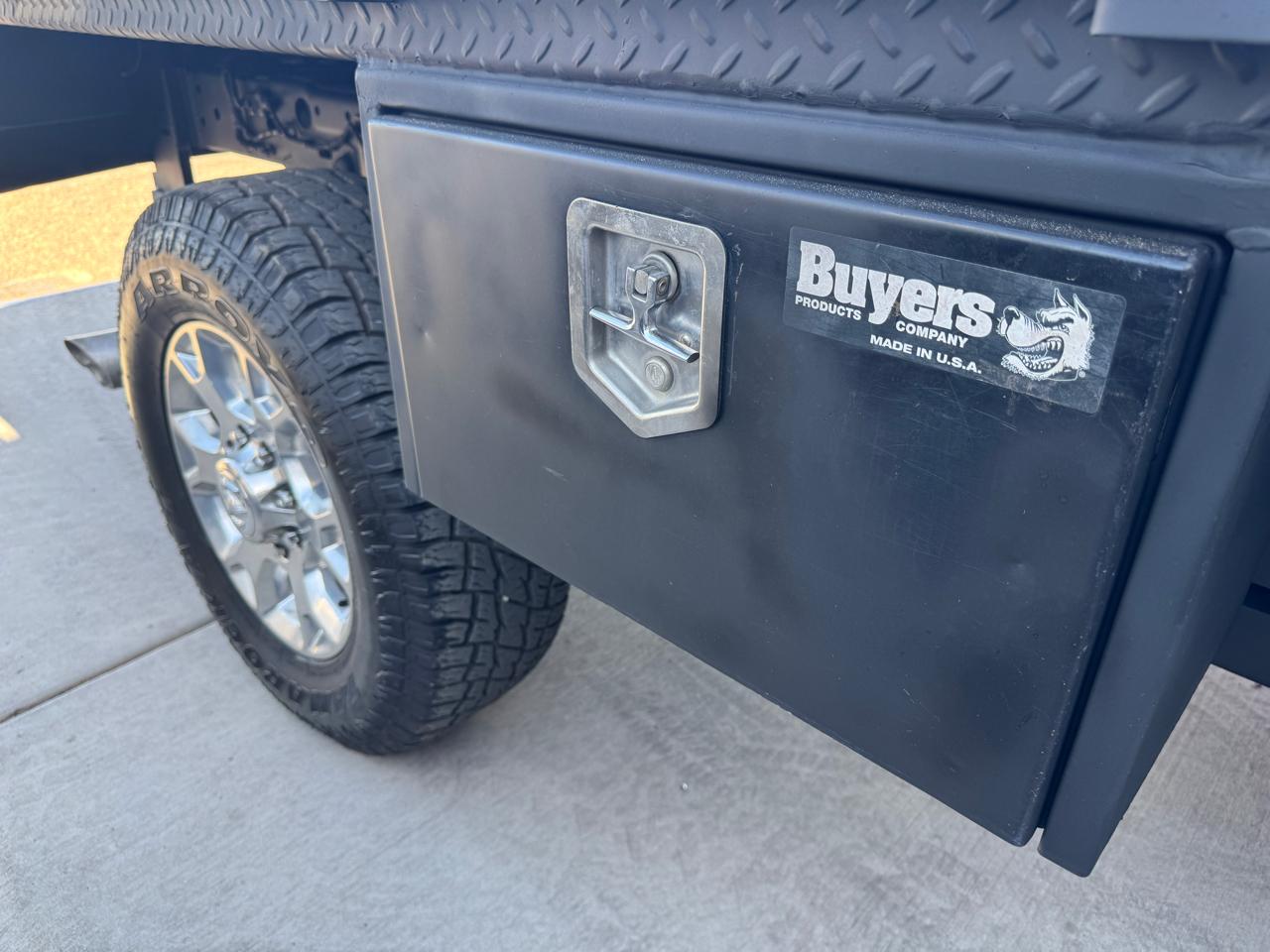 RAM 2500 Tradesman 4x4 Crew Cab 8' Box 2022