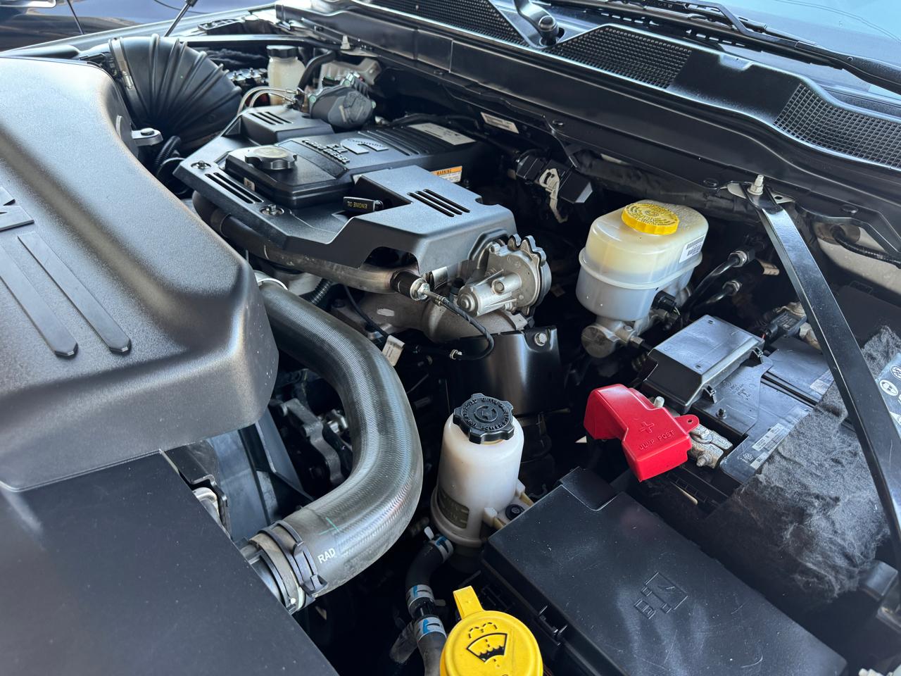 RAM 2500 Tradesman 4x4 Crew Cab 8' Box 2022