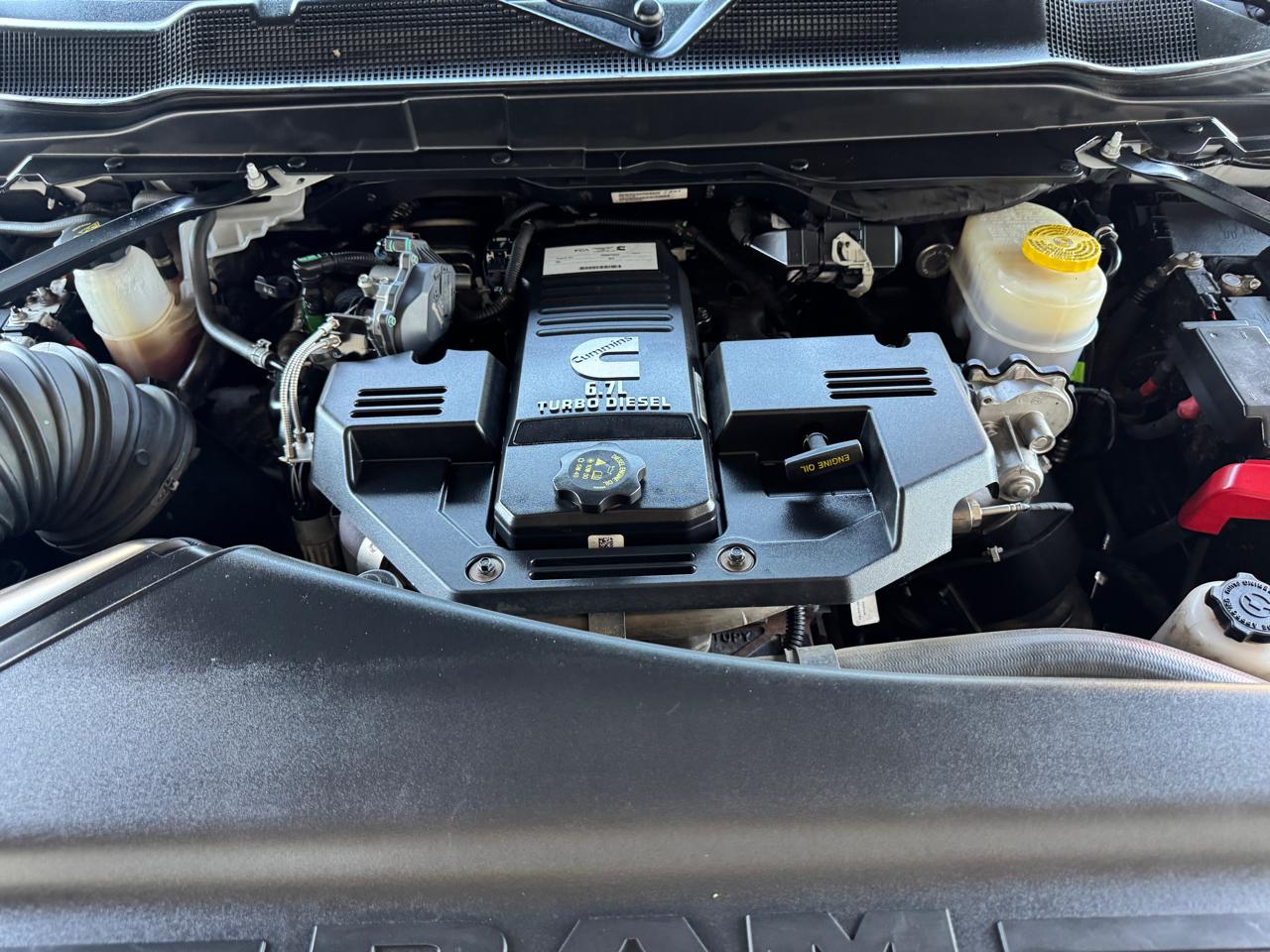 RAM 2500 Tradesman 4x4 Crew Cab 8' Box 2022