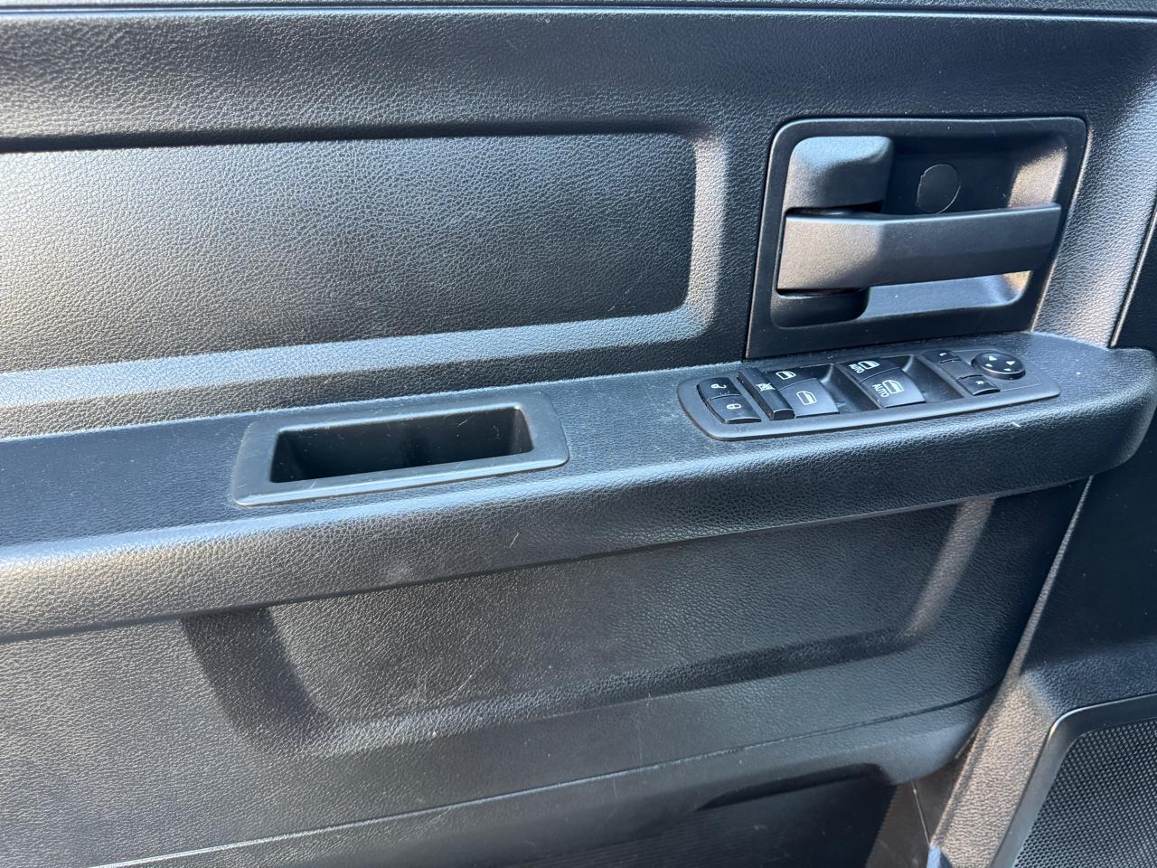 RAM 2500 Tradesman 4x4 Crew Cab 8' Box 2022