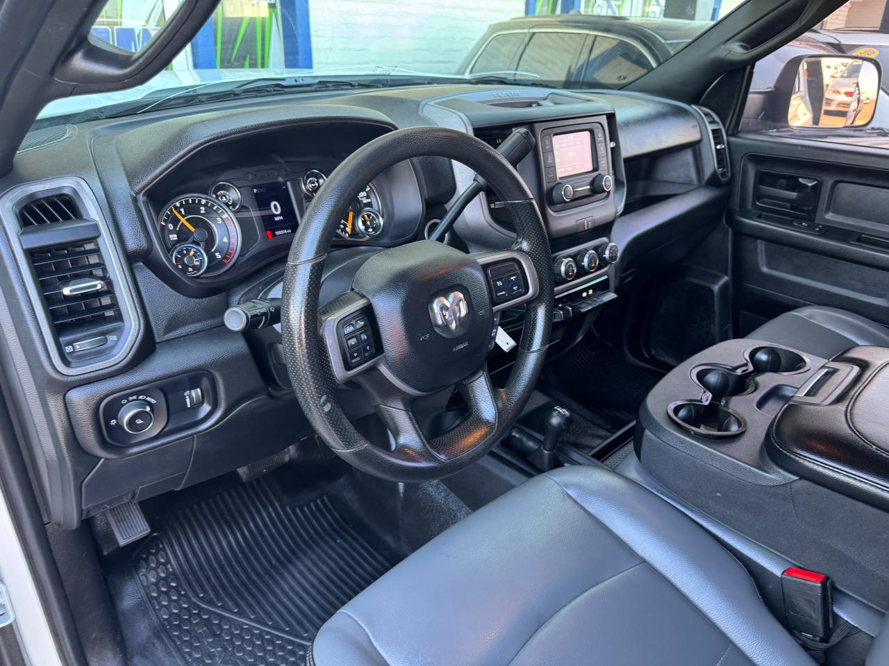 RAM 2500 Tradesman 4x4 Crew Cab 8' Box 2022