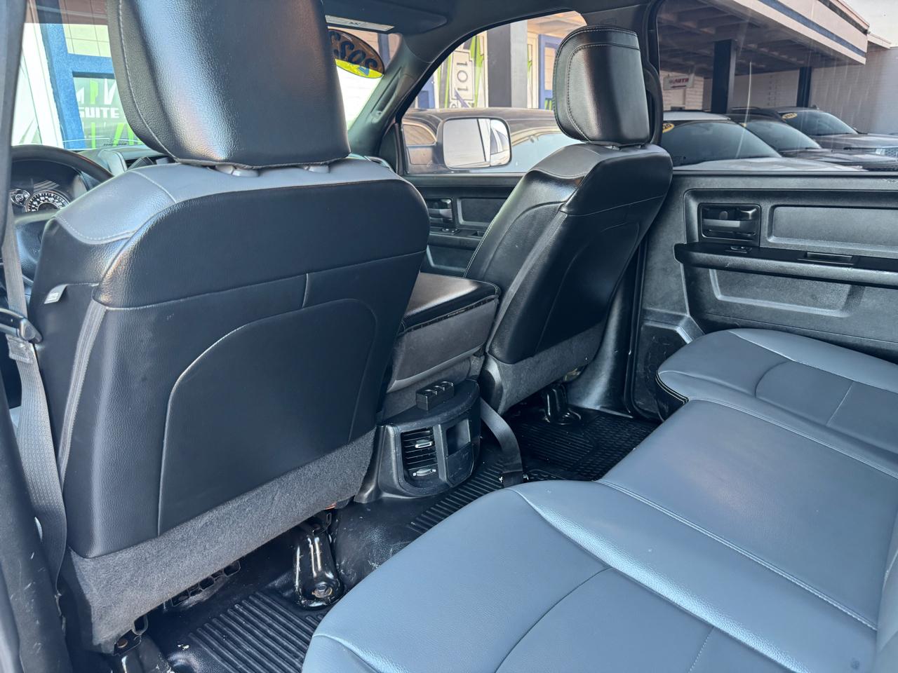 RAM 2500 Tradesman 4x4 Crew Cab 8' Box 2022