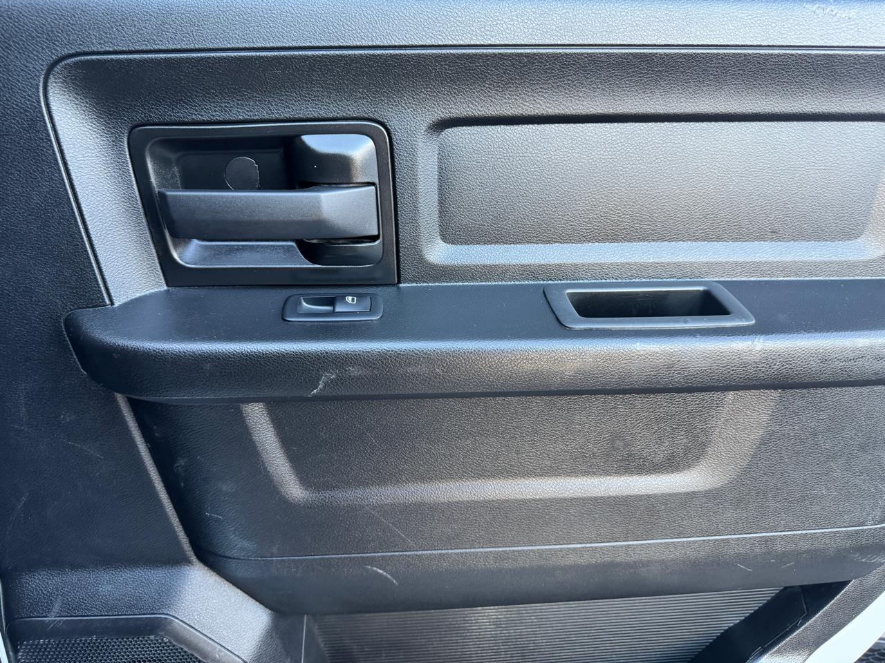 RAM 2500 Tradesman 4x4 Crew Cab 8' Box 2022