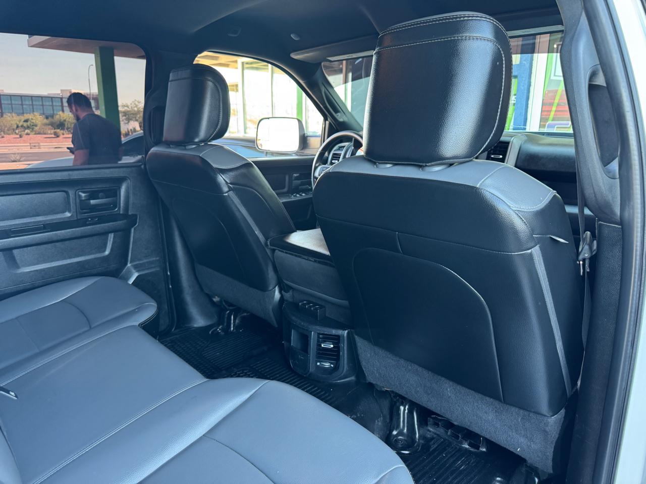RAM 2500 Tradesman 4x4 Crew Cab 8' Box 2022