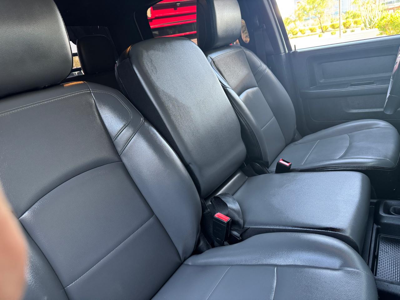 RAM 2500 Tradesman 4x4 Crew Cab 8' Box 2022