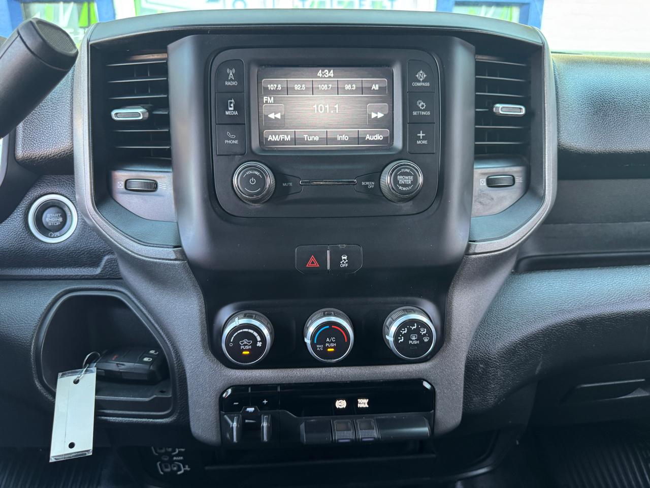 RAM 2500 Tradesman 4x4 Crew Cab 8' Box 2022