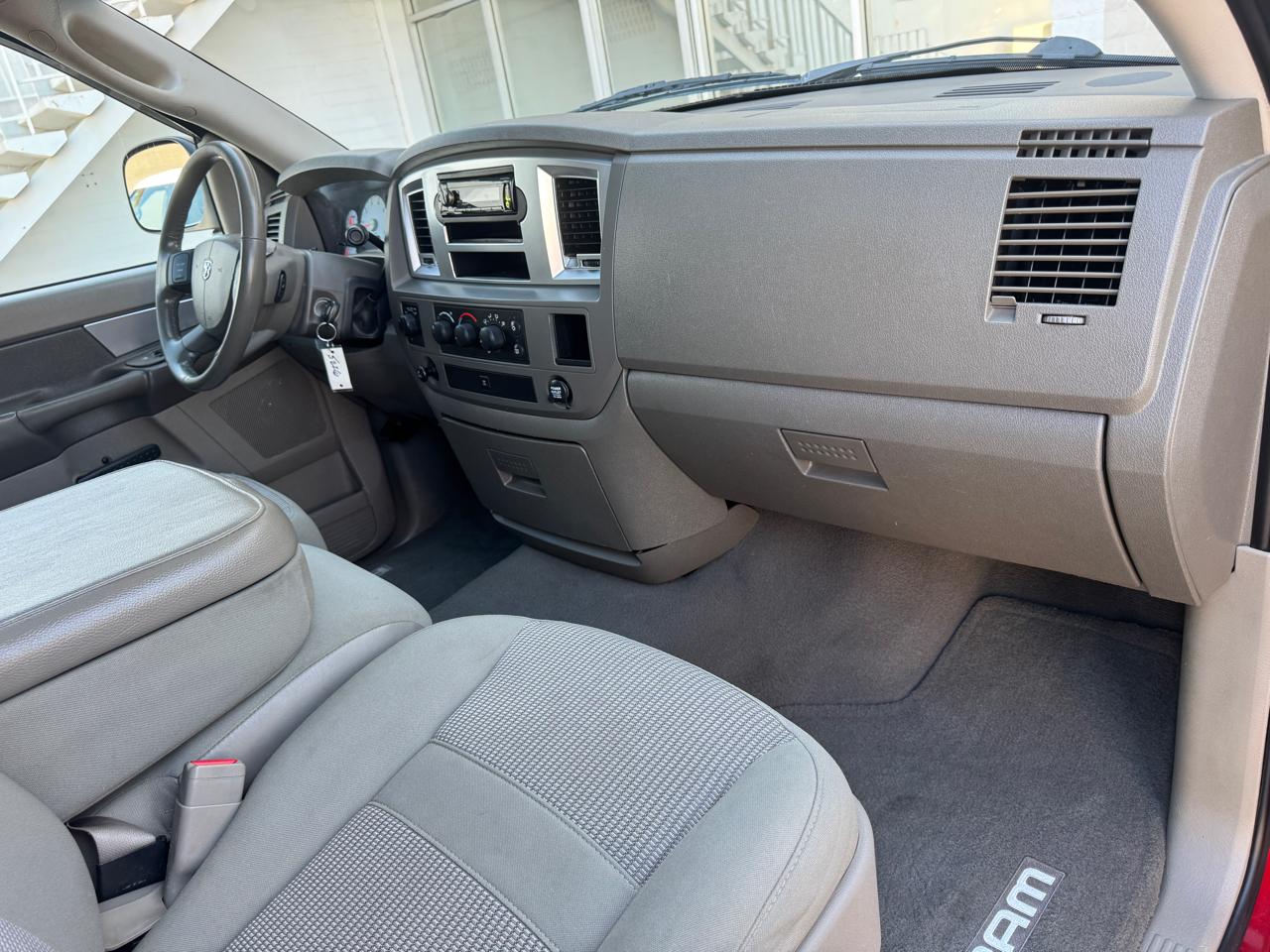Dodge Ram 1500 4WD Quad Cab 140.5" SLT 2007