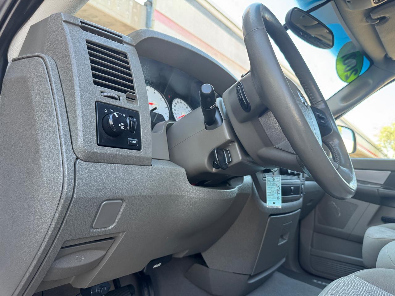 Dodge Ram 1500 4WD Quad Cab 140.5" SLT 2007