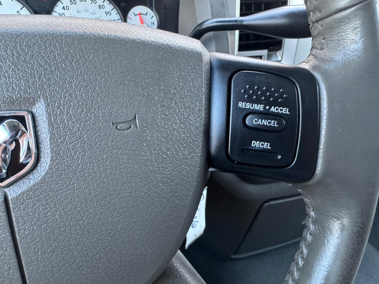 Dodge Ram 1500 4WD Quad Cab 140.5" SLT 2007