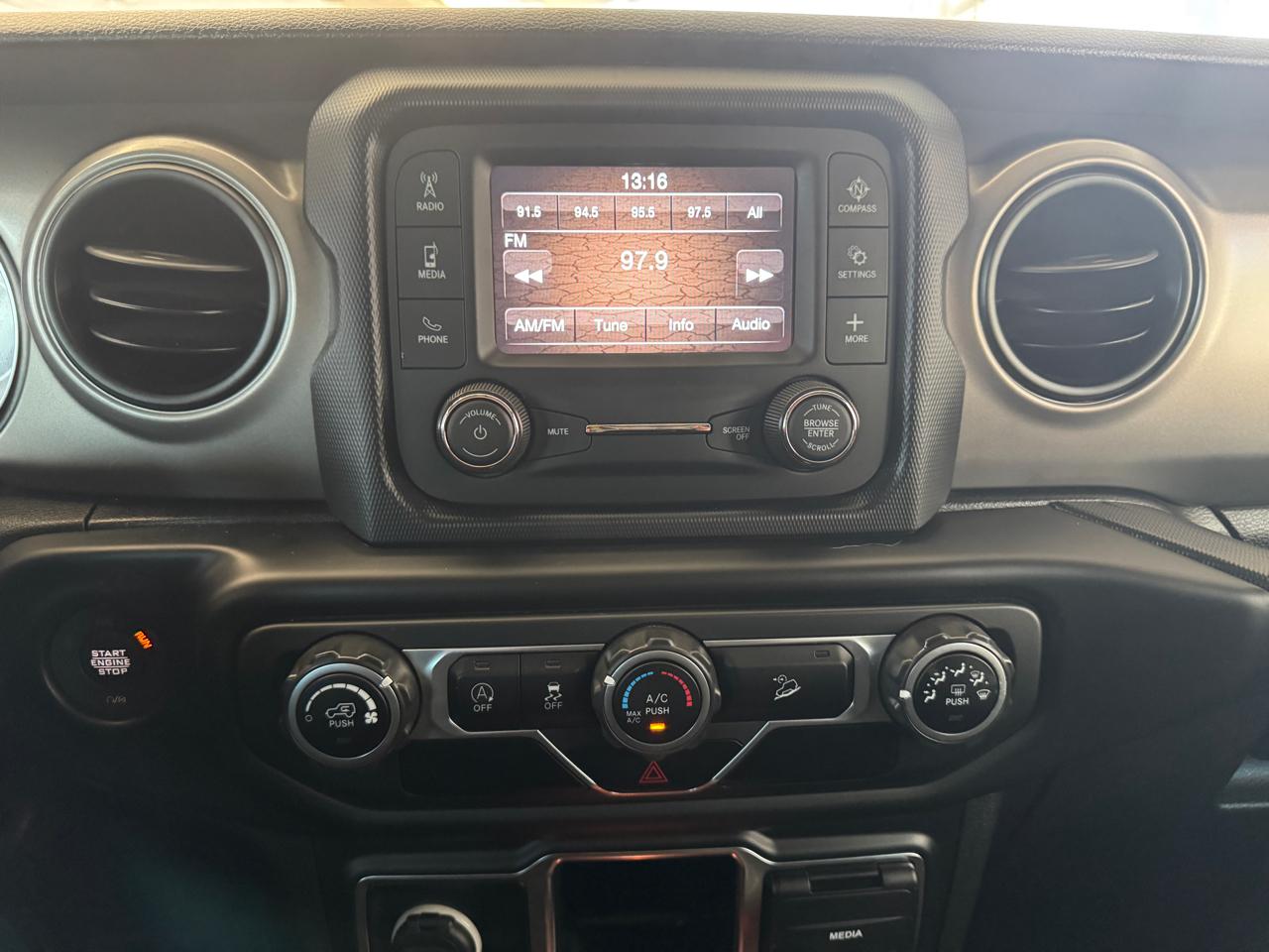 Jeep Wrangler Willys Sport 4x4 2021