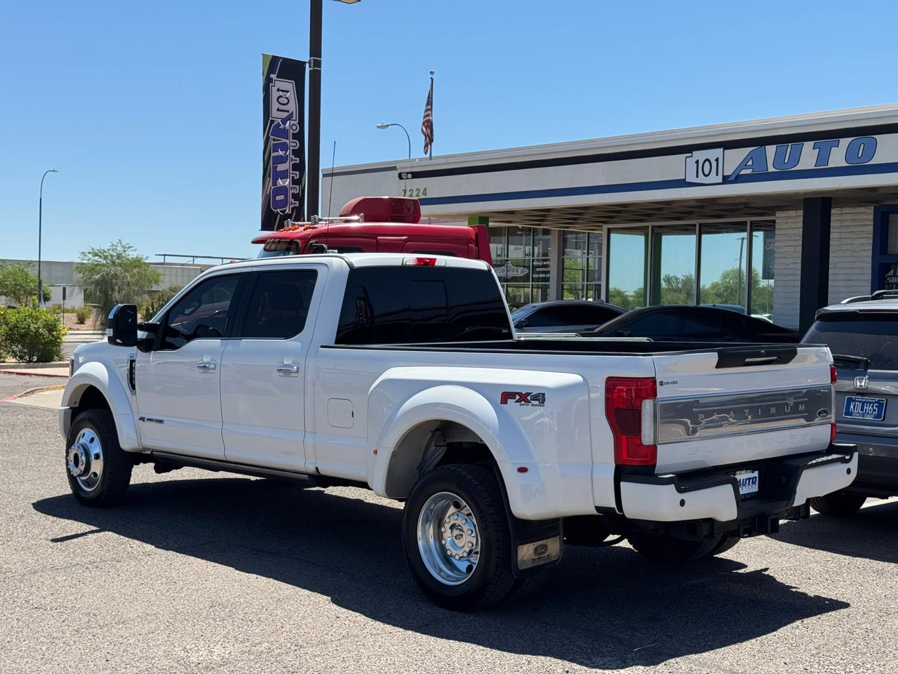 Ford Super Duty F-450 DRW Platinum 4WD Crew Cab 8' Box 2018