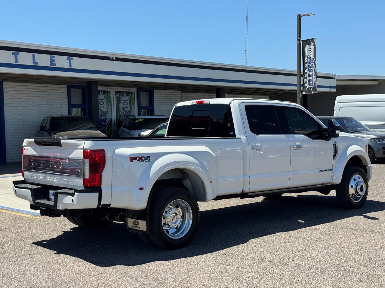 Ford Super Duty F-450 DRW Platinum 4WD Crew Cab 8' Box 2018