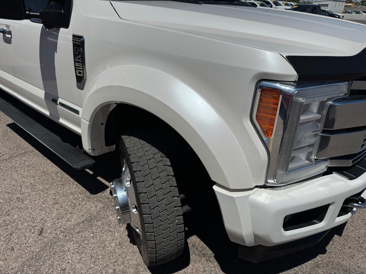 Ford Super Duty F-450 DRW Platinum 4WD Crew Cab 8' Box 2018