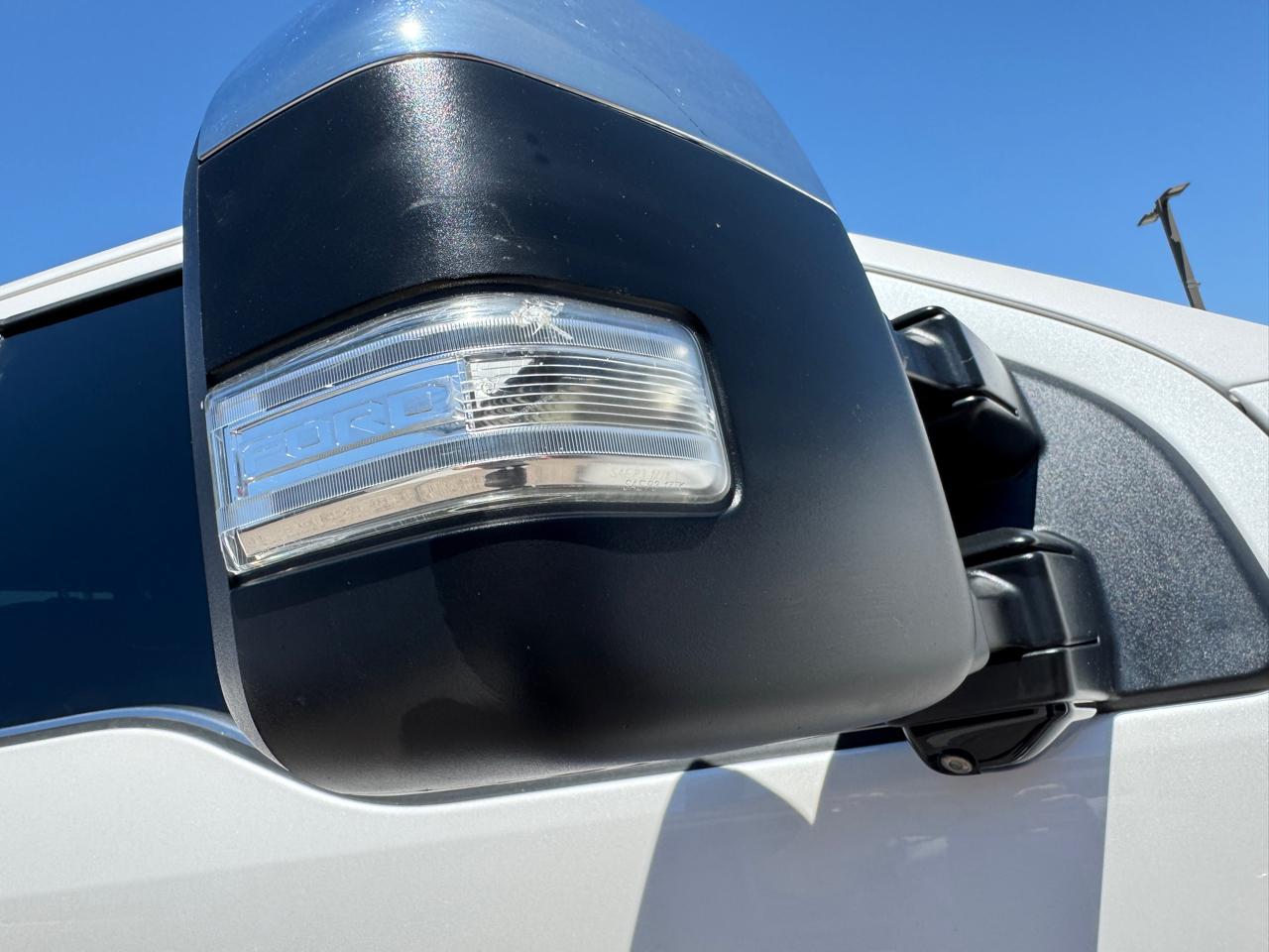Ford Super Duty F-450 DRW Platinum 4WD Crew Cab 8' Box 2018