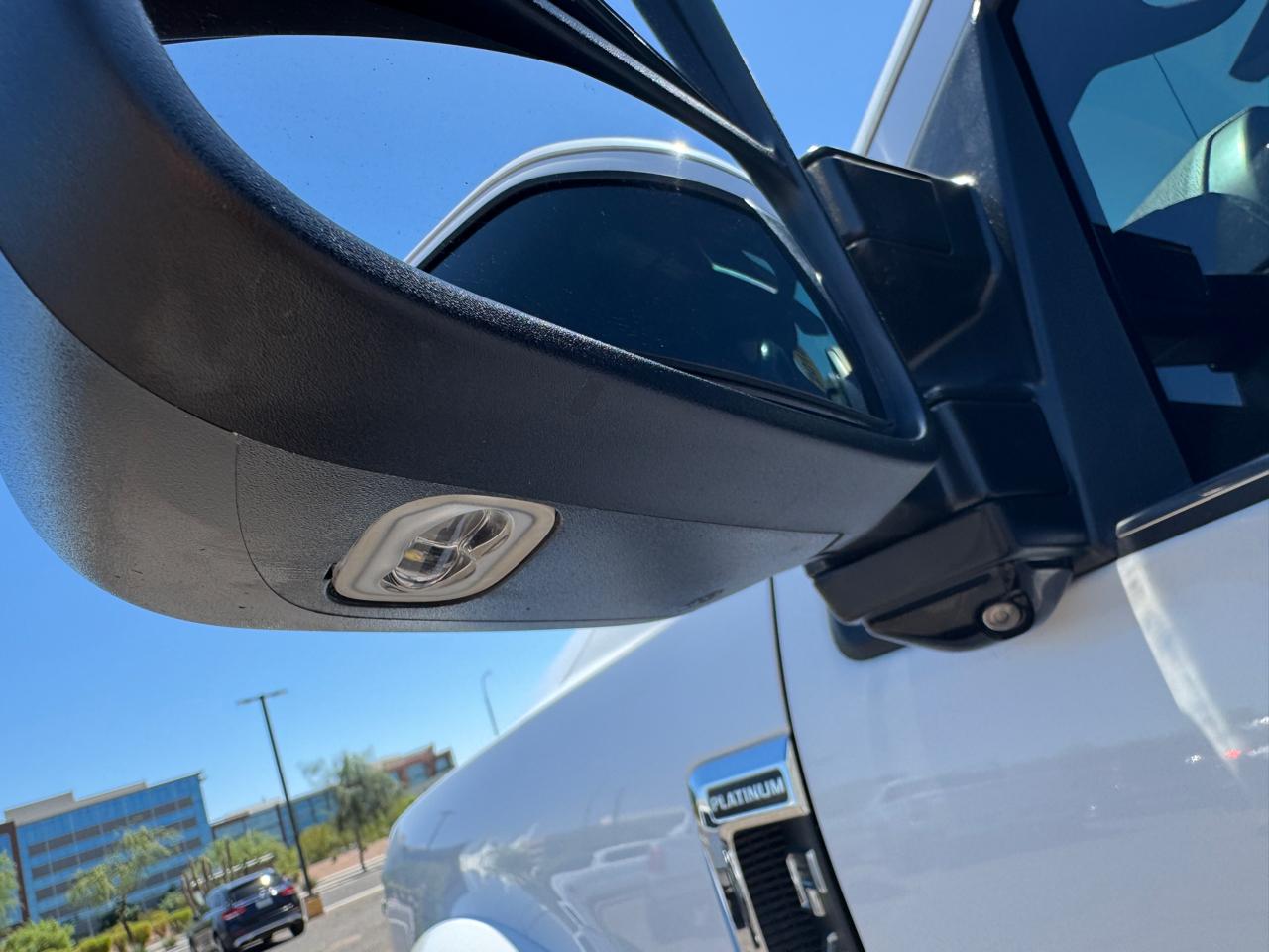 Ford Super Duty F-450 DRW Platinum 4WD Crew Cab 8' Box 2018