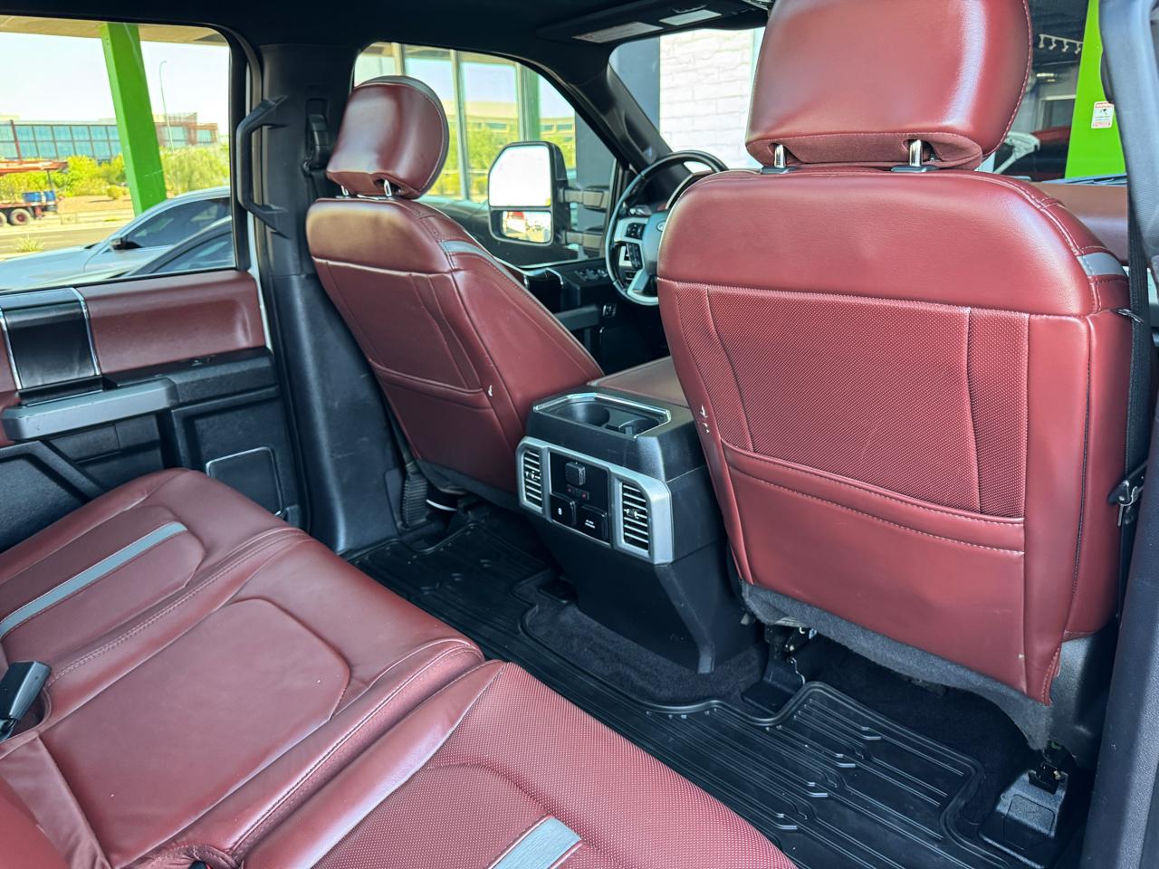 Ford Super Duty F-450 DRW Platinum 4WD Crew Cab 8' Box 2018