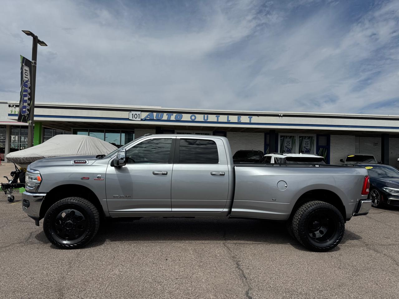 RAM 3500 Laramie 4x4 Crew Cab 8' Box 2023