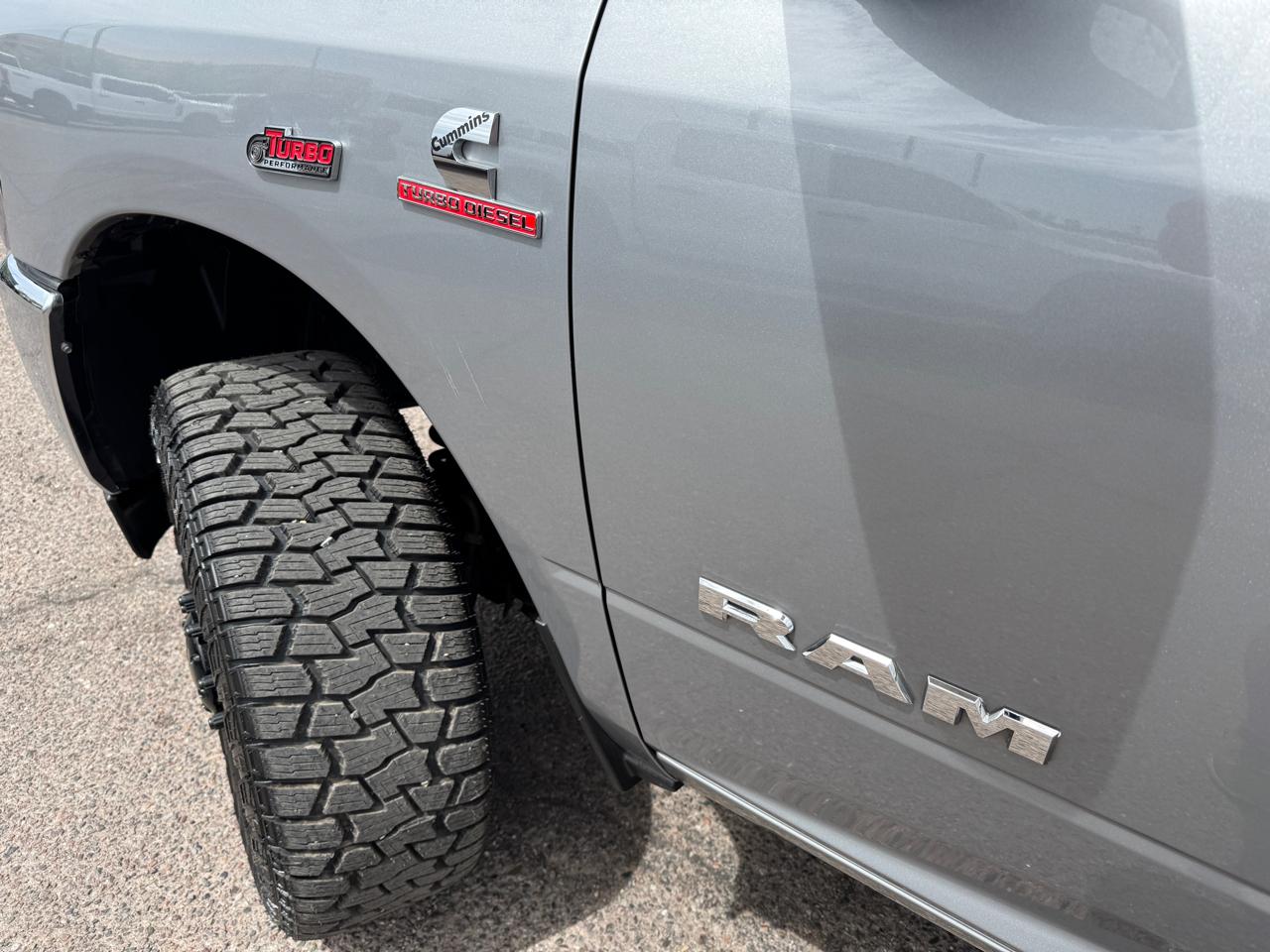 RAM 3500 Laramie 4x4 Crew Cab 8' Box 2023