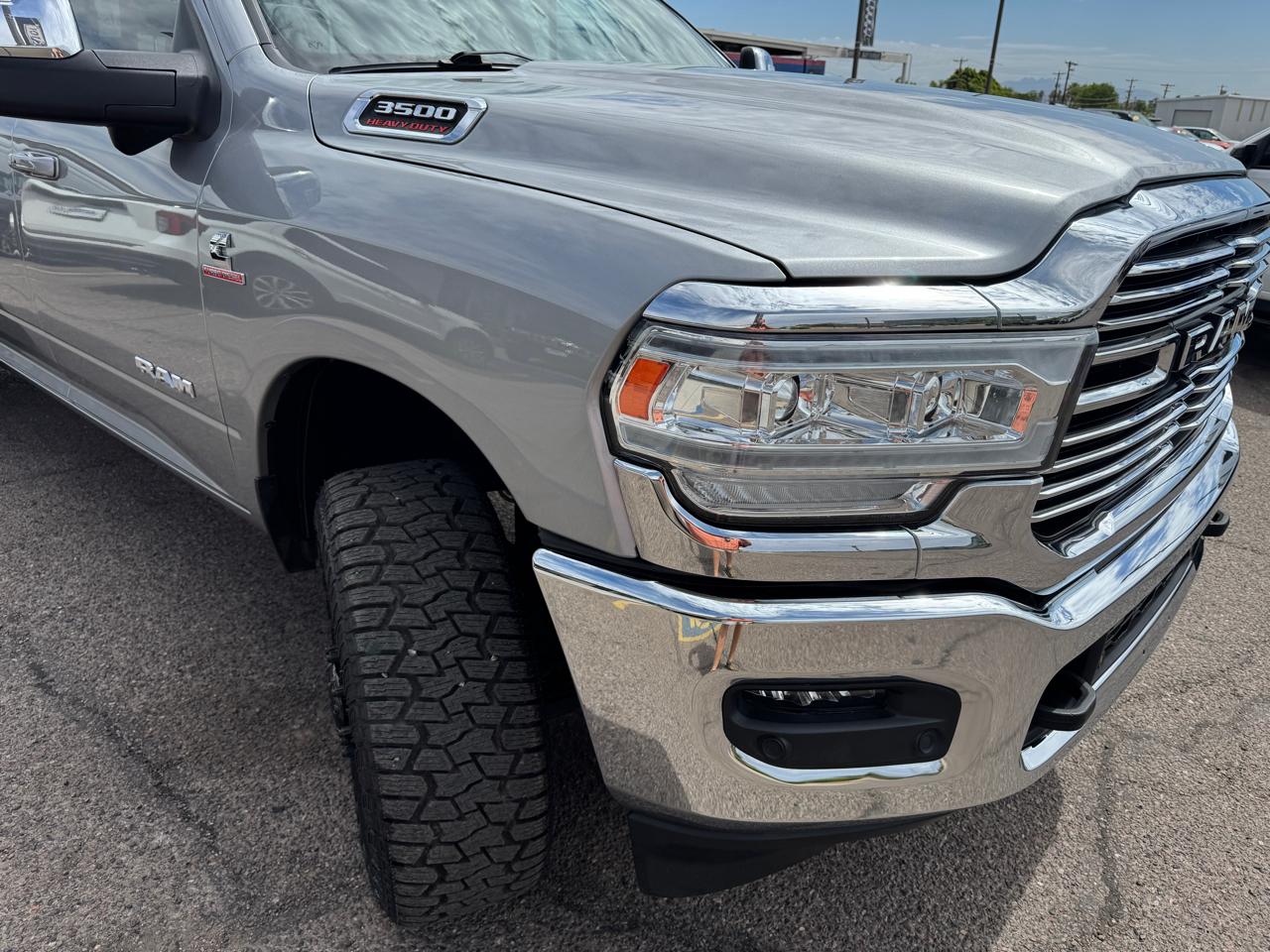 RAM 3500 Laramie 4x4 Crew Cab 8' Box 2023