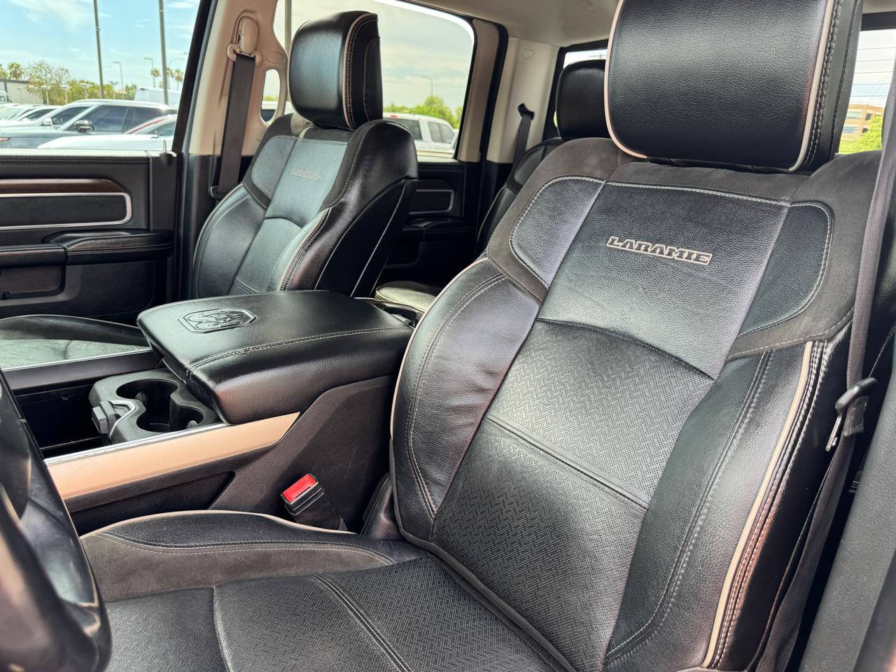 RAM 3500 Laramie 4x4 Crew Cab 8' Box 2023