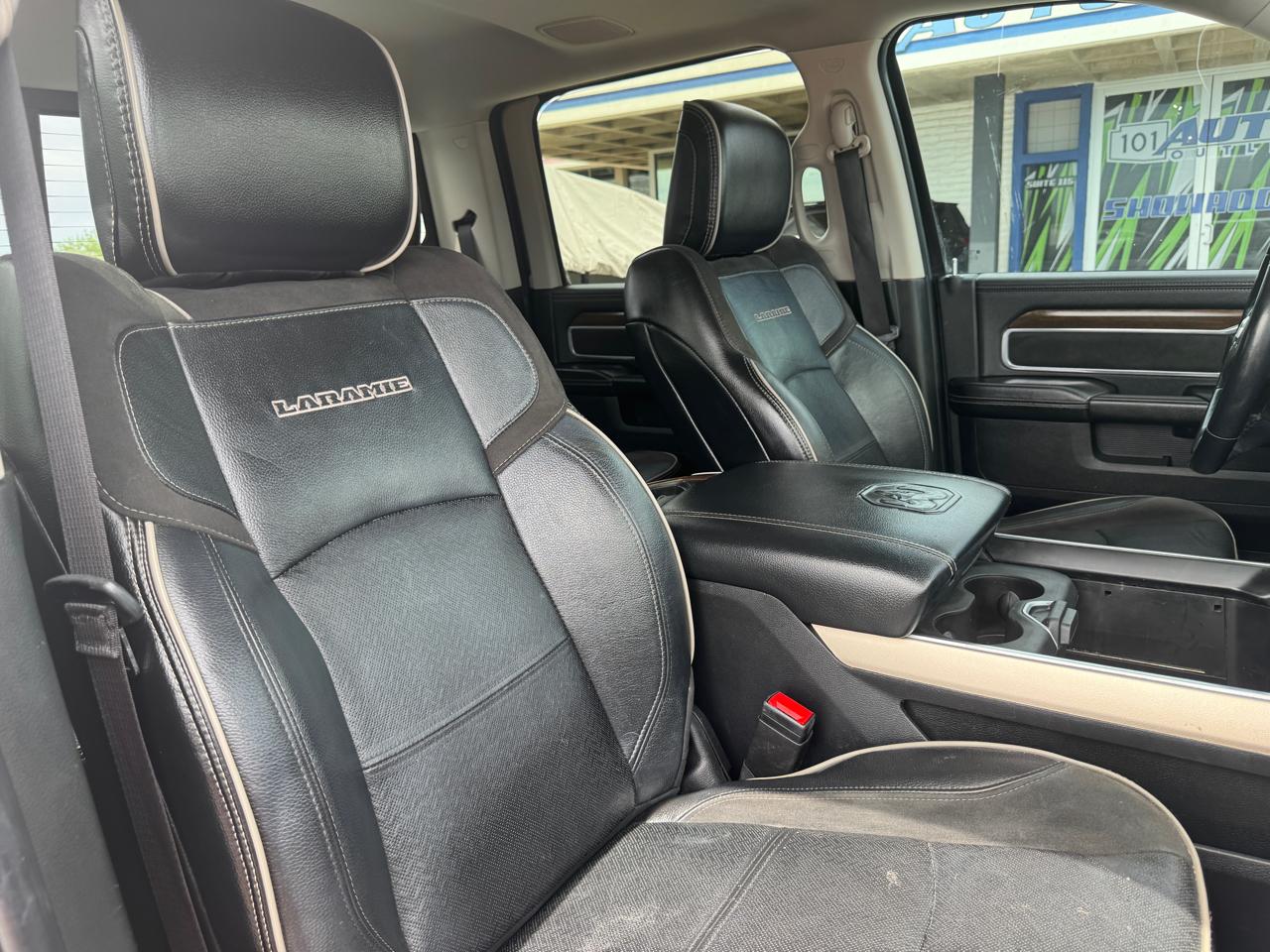 RAM 3500 Laramie 4x4 Crew Cab 8' Box 2023