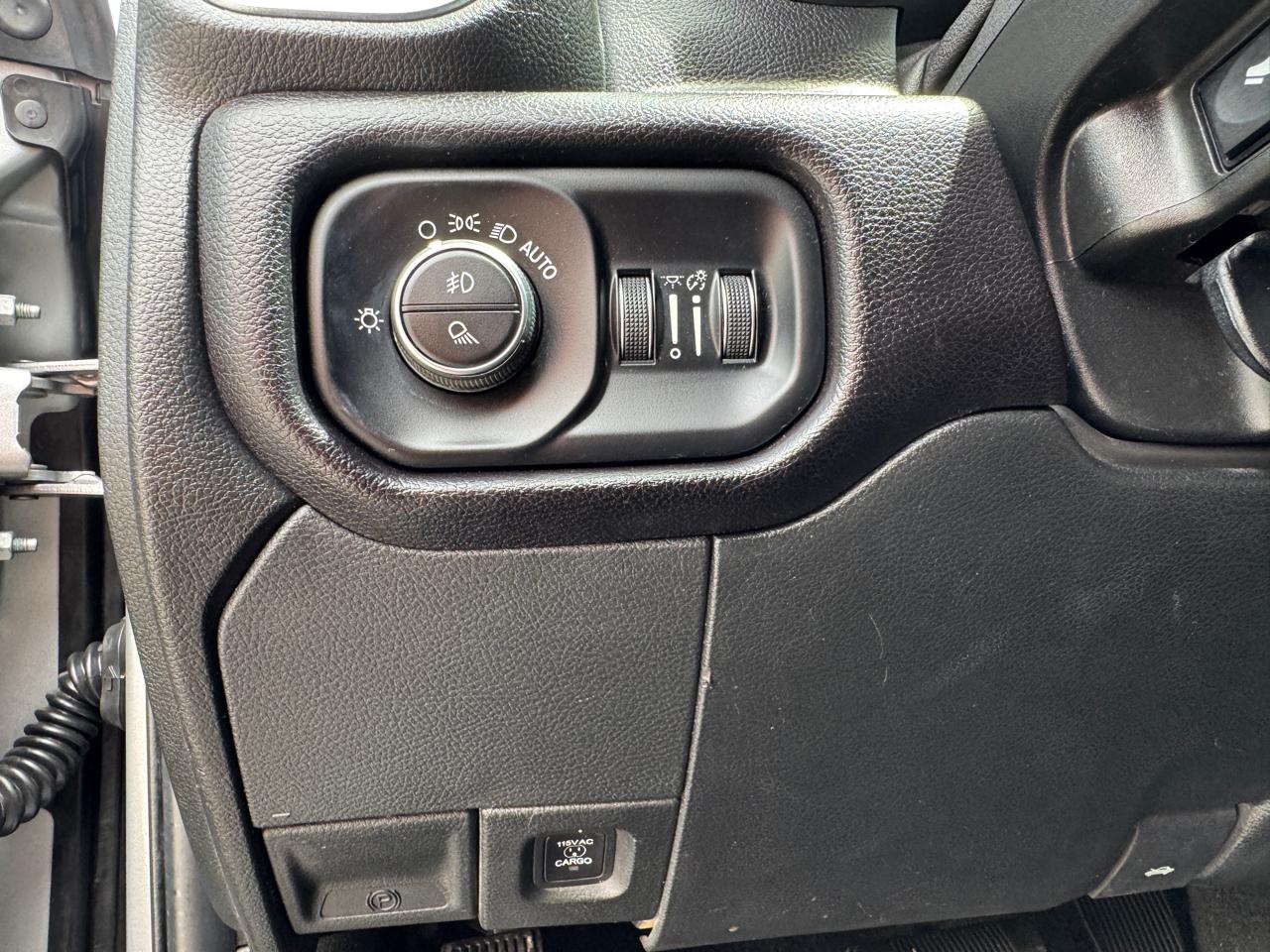 RAM 3500 Laramie 4x4 Crew Cab 8' Box 2023