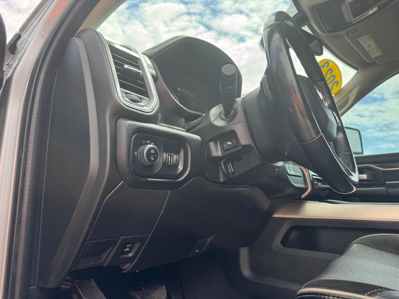 RAM 3500 Laramie 4x4 Crew Cab 8' Box 2023