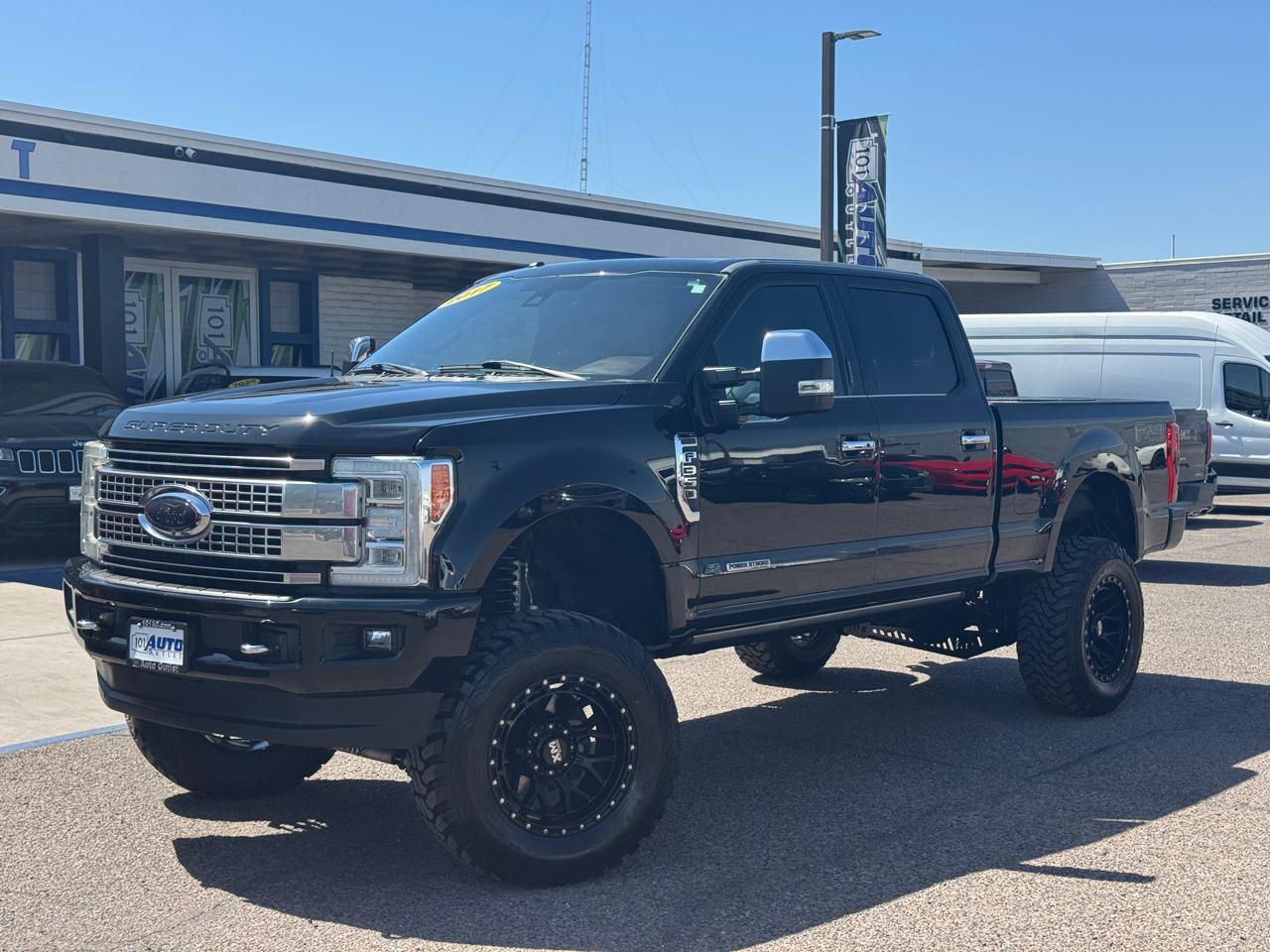 Ford Super Duty F-350 SRW Platinum 4WD Crew Cab 8' Box 2017