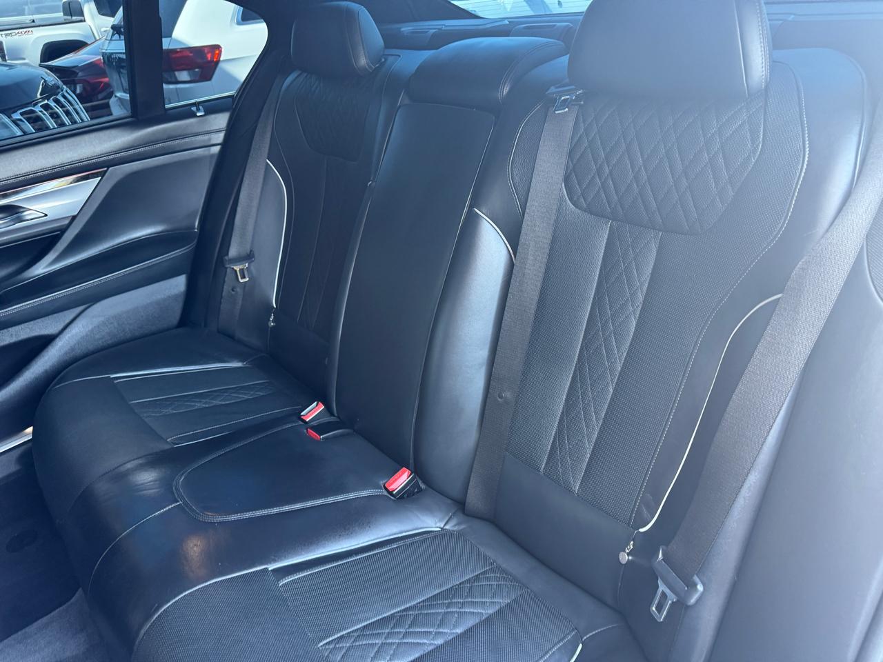 BMW 7 Series 750i Sedan 2017