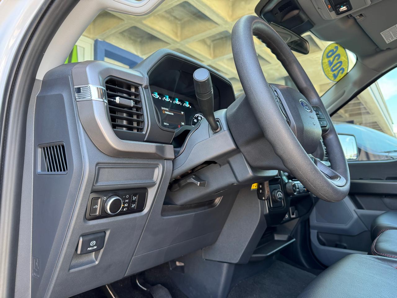 Ford F-150 XL 2WD Reg Cab 6.5' Box 2026