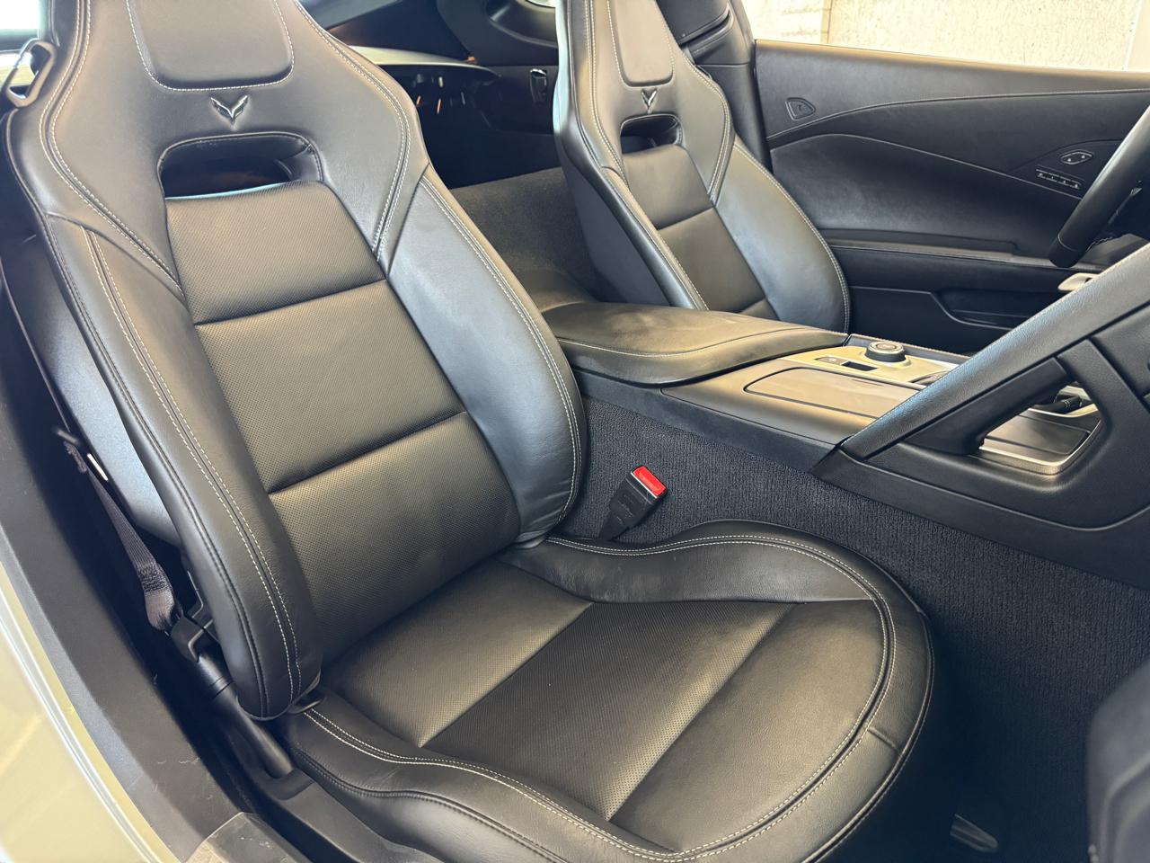 Chevrolet Corvette 2dr Stingray Cpe w/2LT 2016