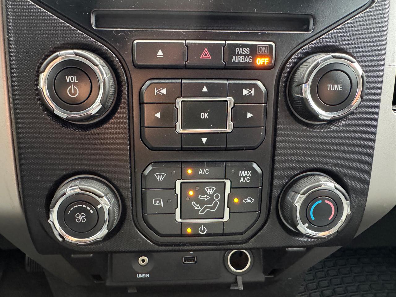 Ford F-150 4WD SuperCrew 145" XLT 2014