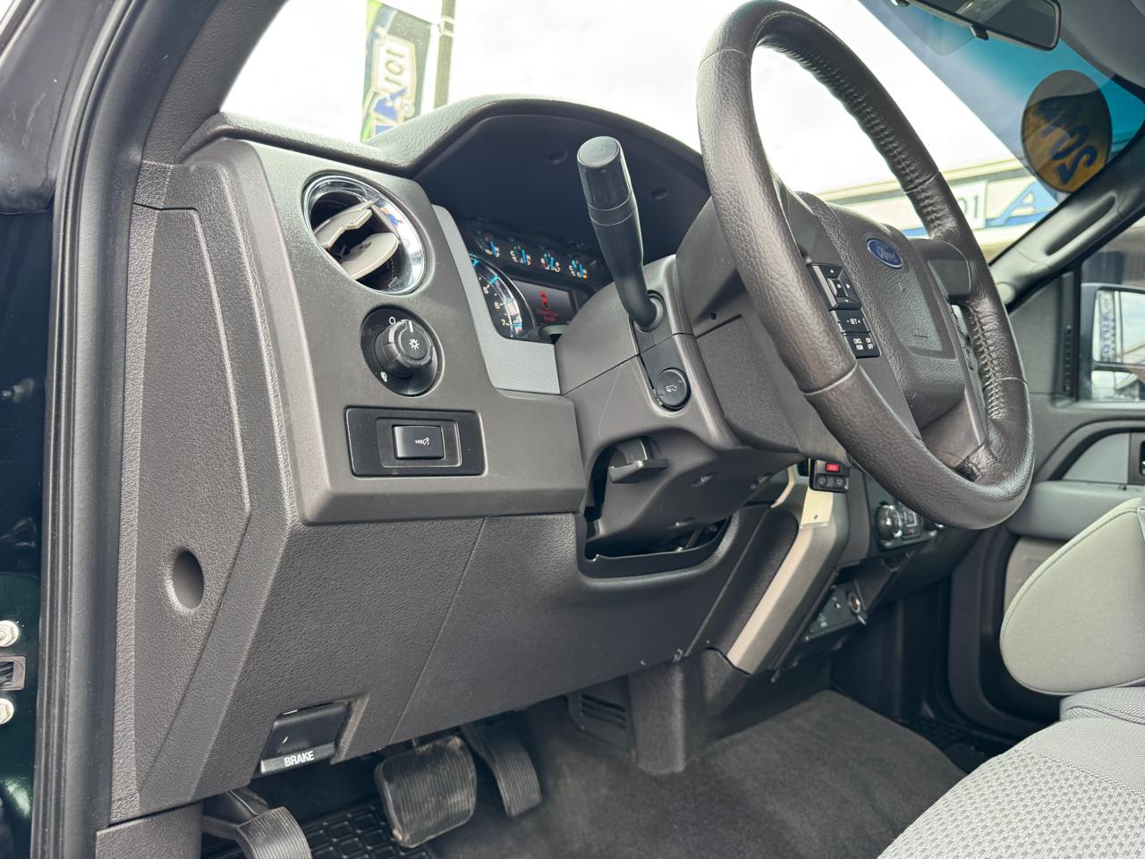 Ford F-150 4WD SuperCrew 145" XLT 2014