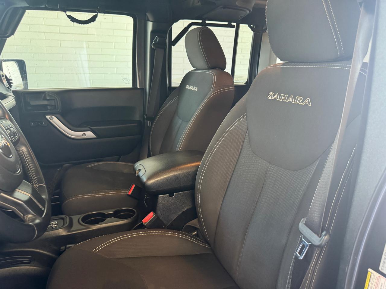 Jeep Wrangler Unlimited 4WD 4dr Sahara 2017