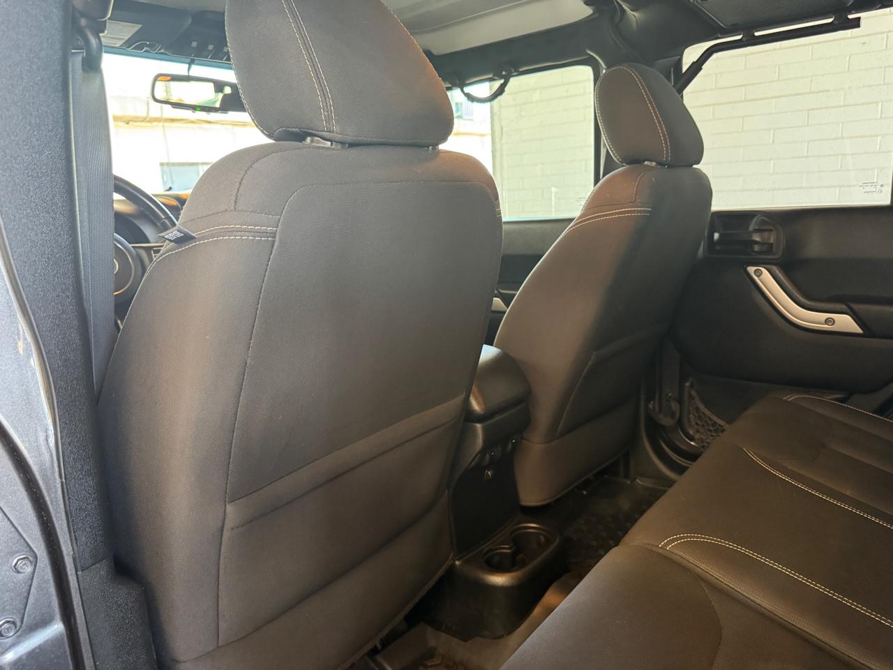 Jeep Wrangler Unlimited 4WD 4dr Sahara 2017