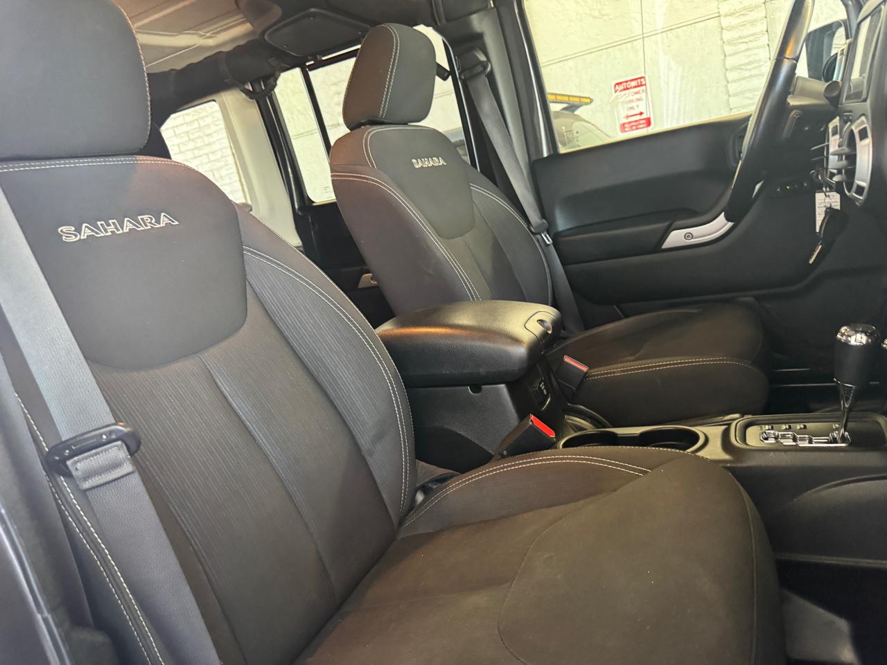 Jeep Wrangler Unlimited 4WD 4dr Sahara 2017
