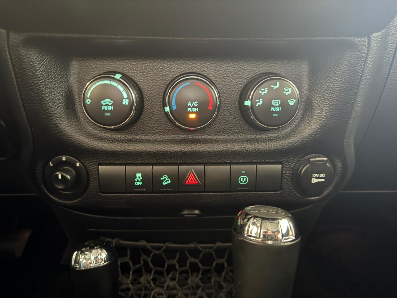 Jeep Wrangler Unlimited 4WD 4dr Sahara 2017