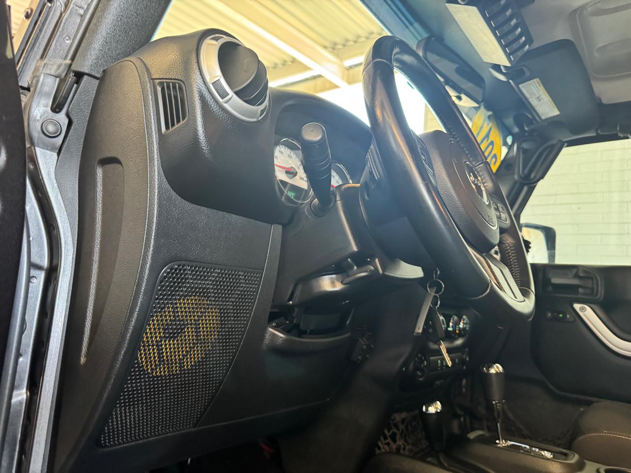 Jeep Wrangler Unlimited 4WD 4dr Sahara 2017