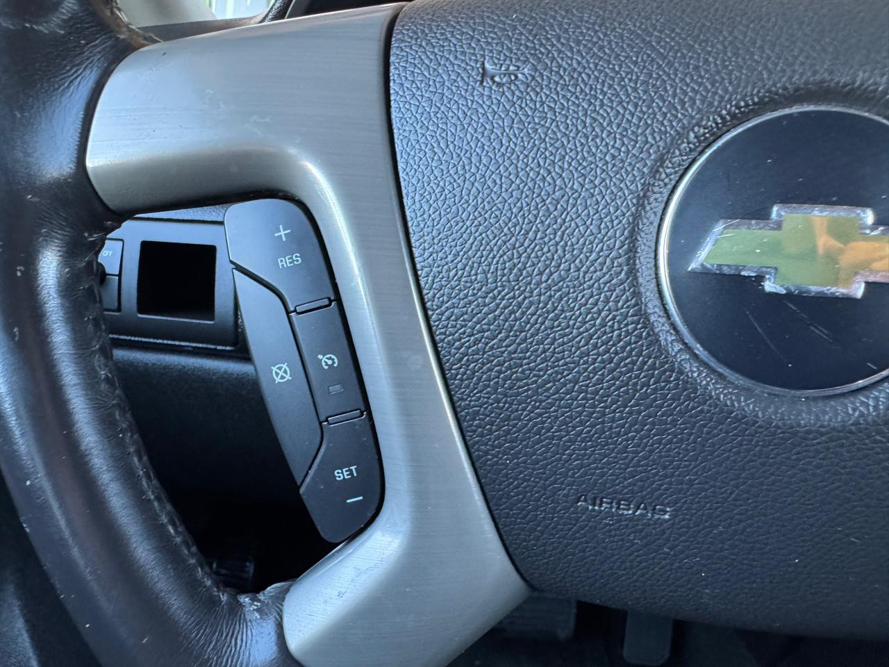 Chevrolet Tahoe 2WD 4dr 1500 LT 2013