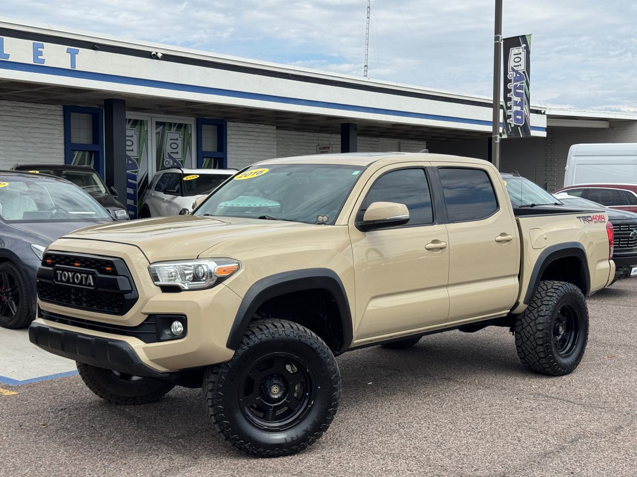 Toyota Tacoma 4WD Double Cab V6 AT SR (Natl) 2016