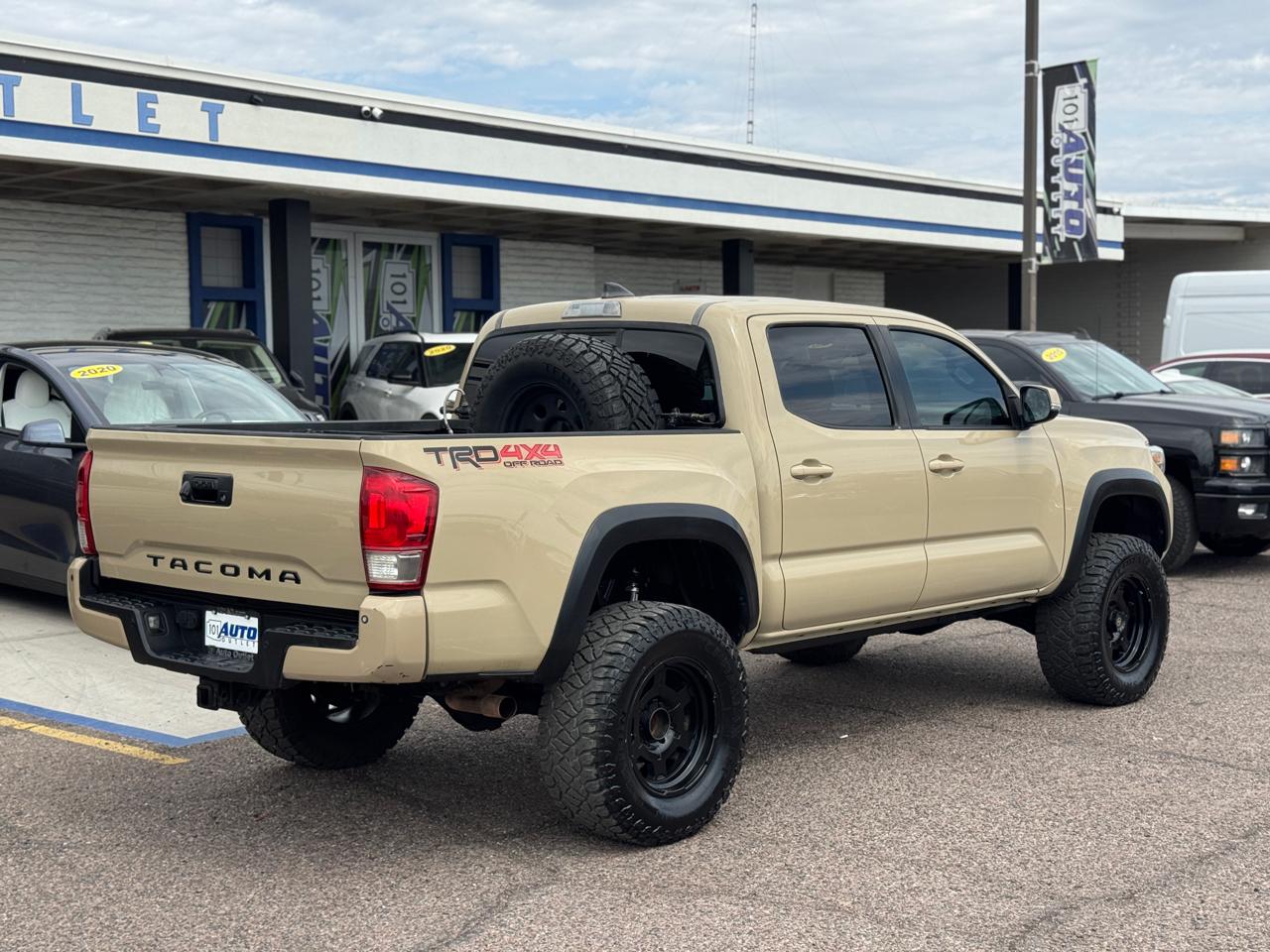 Toyota Tacoma 4WD Double Cab V6 AT SR (Natl) 2016