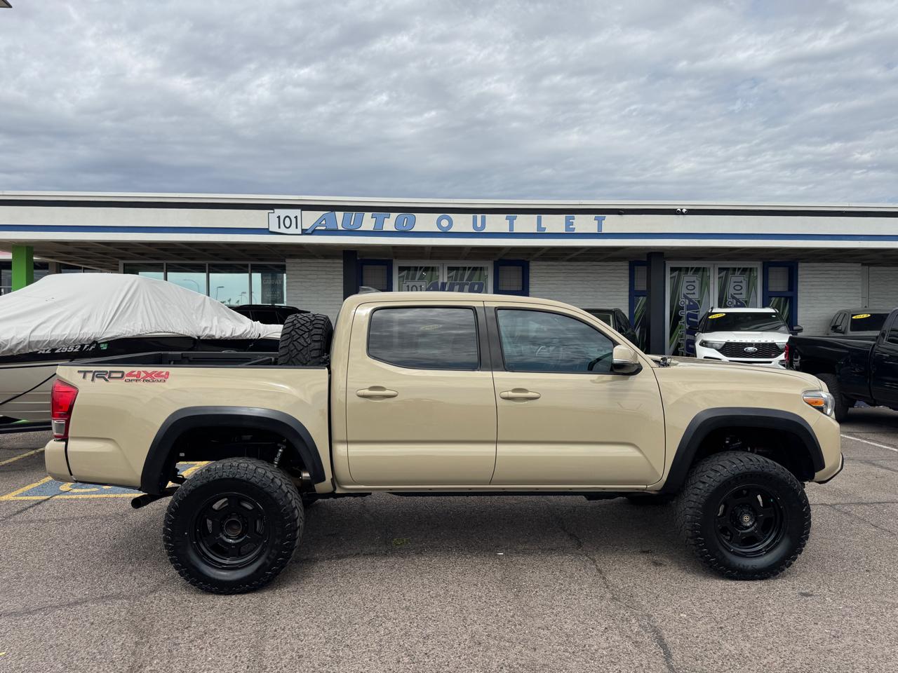 Toyota Tacoma 4WD Double Cab V6 AT SR (Natl) 2016