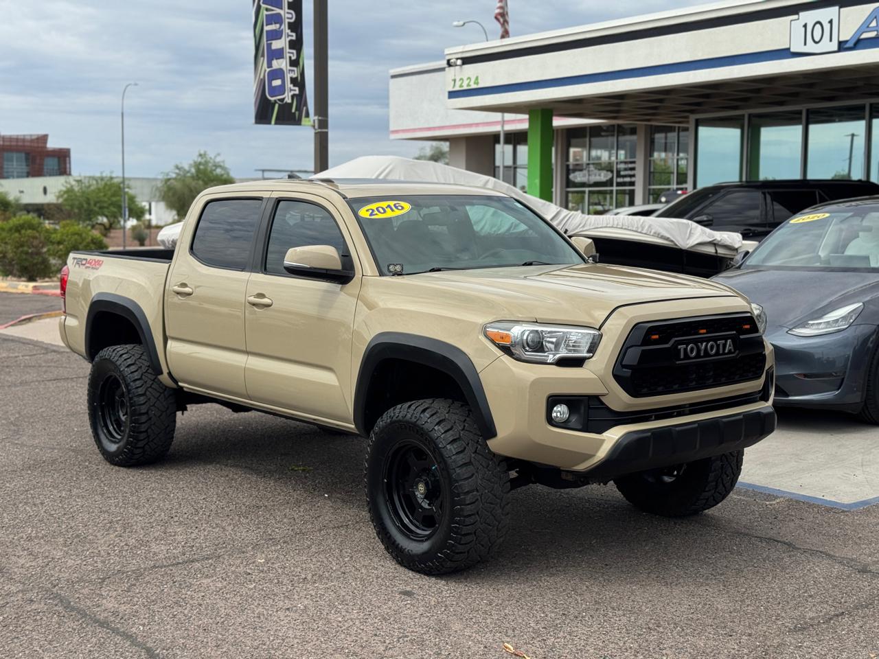 Toyota Tacoma 4WD Double Cab V6 AT SR (Natl) 2016