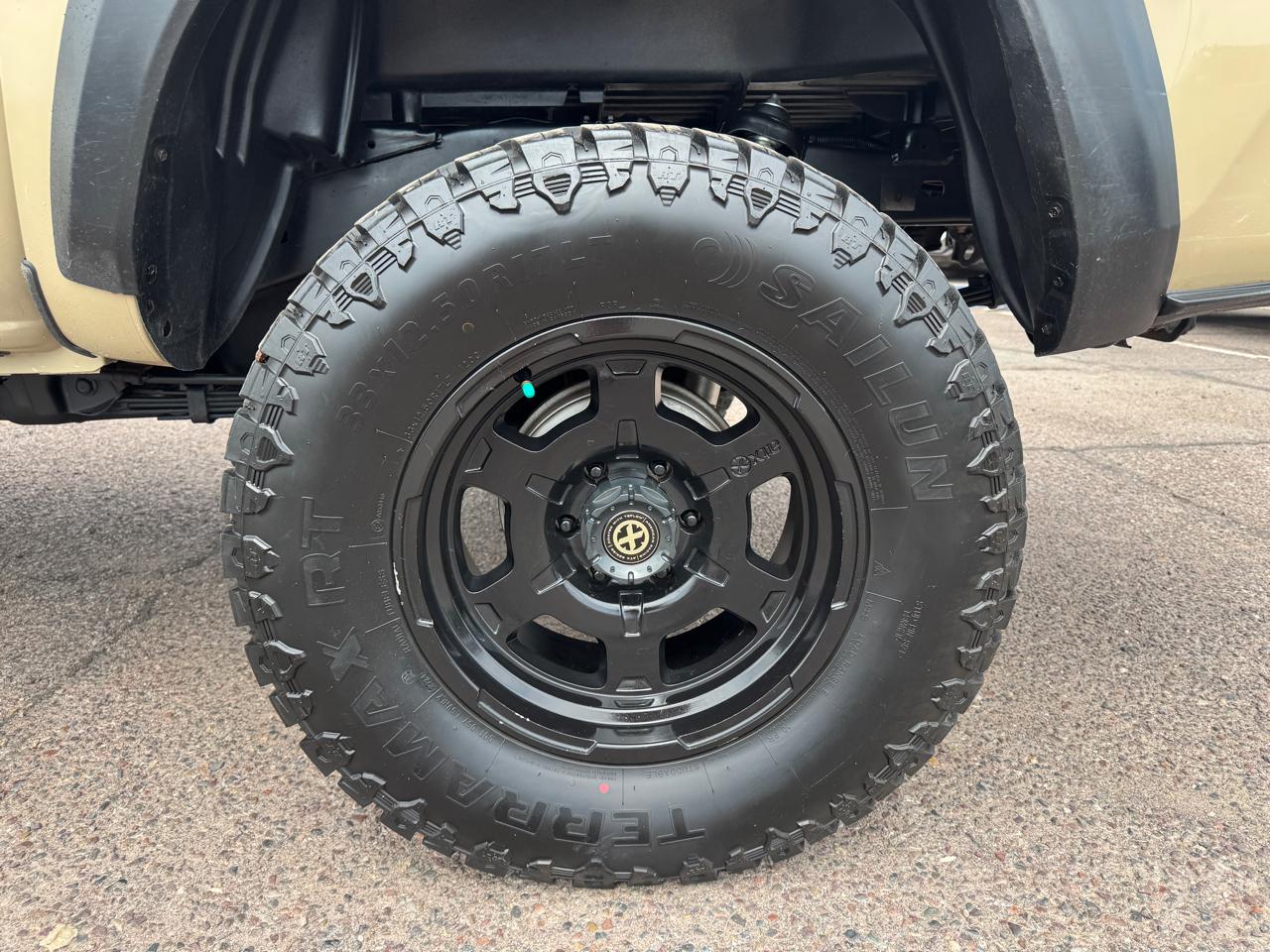 Toyota Tacoma 4WD Double Cab V6 AT SR (Natl) 2016