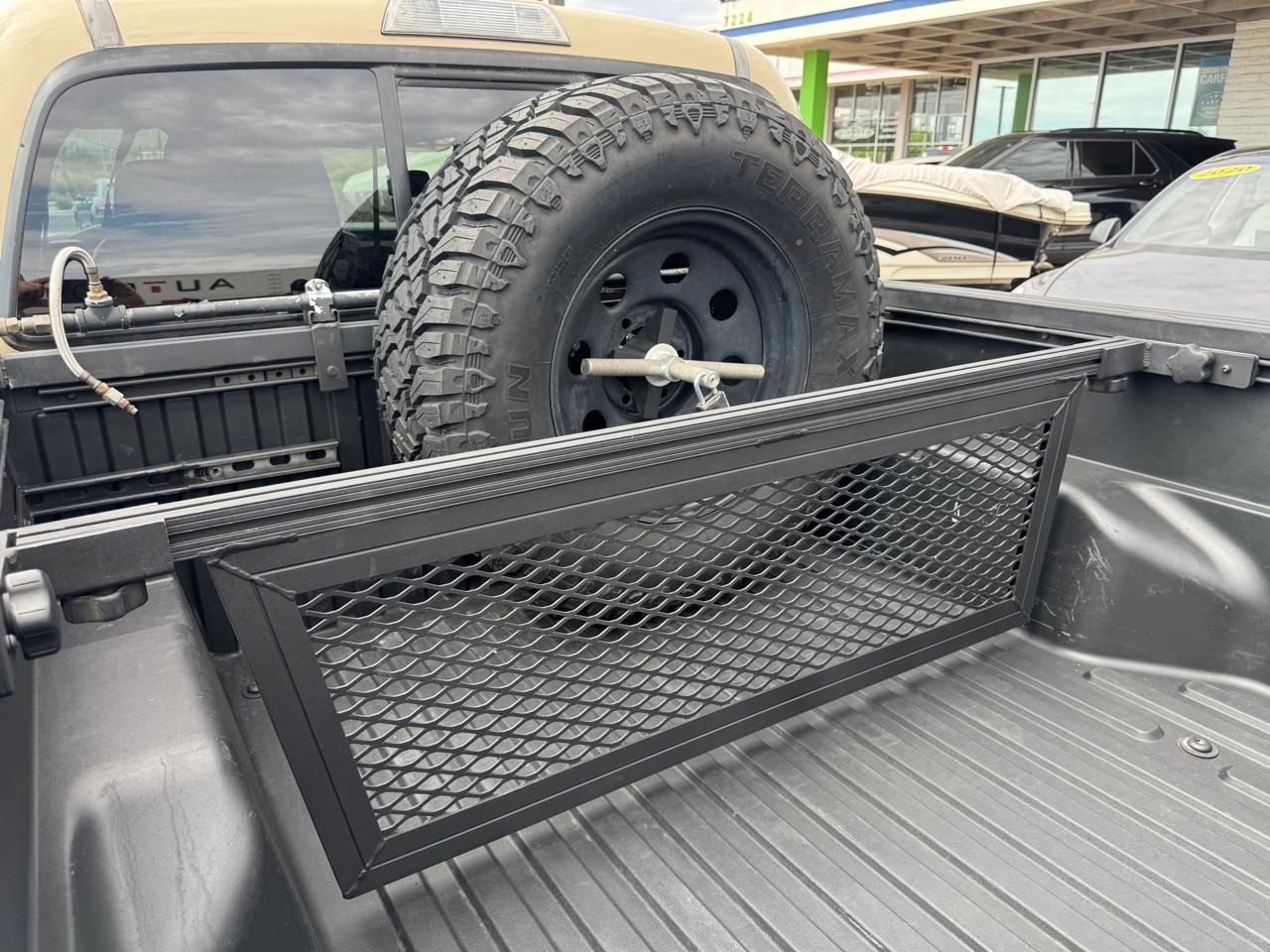 Toyota Tacoma 4WD Double Cab V6 AT SR (Natl) 2016