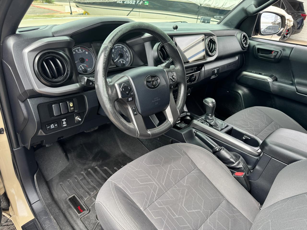 Toyota Tacoma 4WD Double Cab V6 AT SR (Natl) 2016