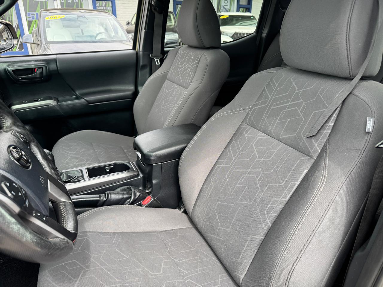 Toyota Tacoma 4WD Double Cab V6 AT SR (Natl) 2016